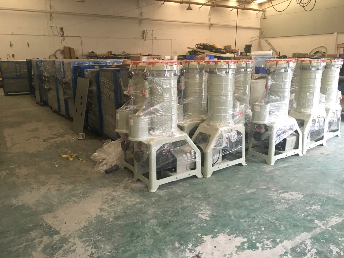 冷水(shui)機過濾機倉庫